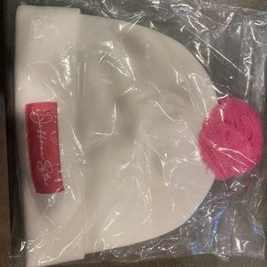 Jeffree star winter mystery box exclusive beanie